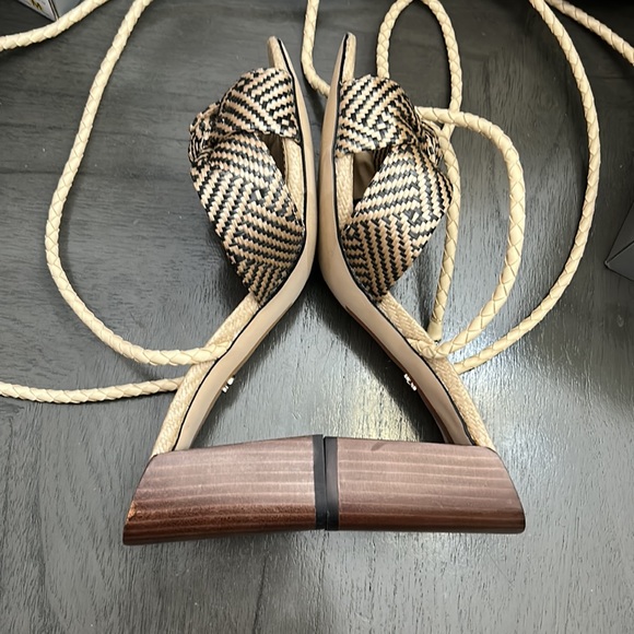 Sam Edelman Women Bodhi Tie Closure Open Toe Sandals, Black/Natural - Picture 10 of 11